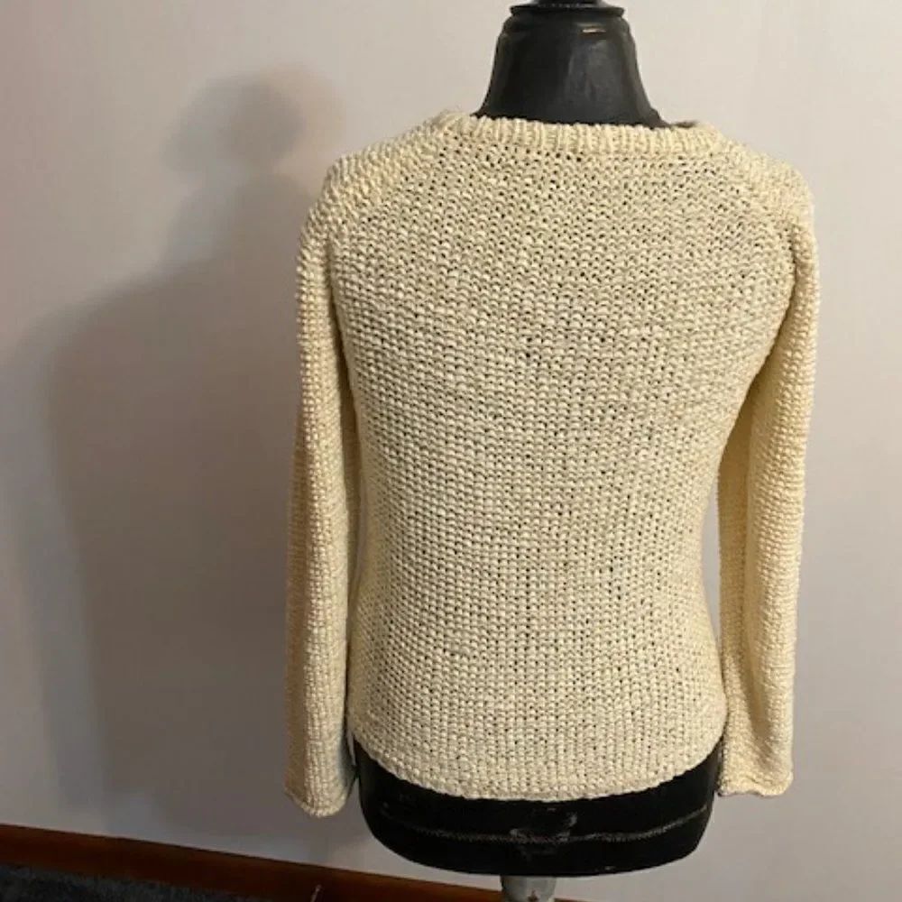 Perry Ellis cream knit sweater, size Medium - Picture 2 of 3